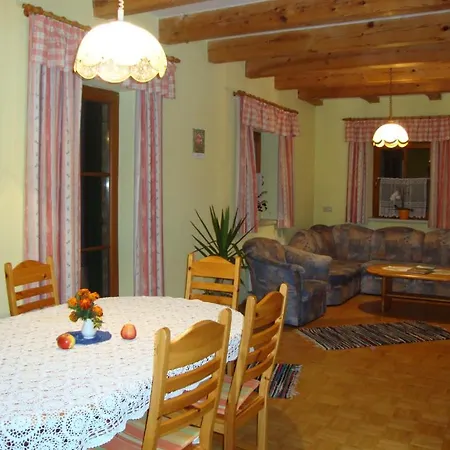 Gospodarstwo agroturystyczne Bauernhof Grain Feldbach (Styria)